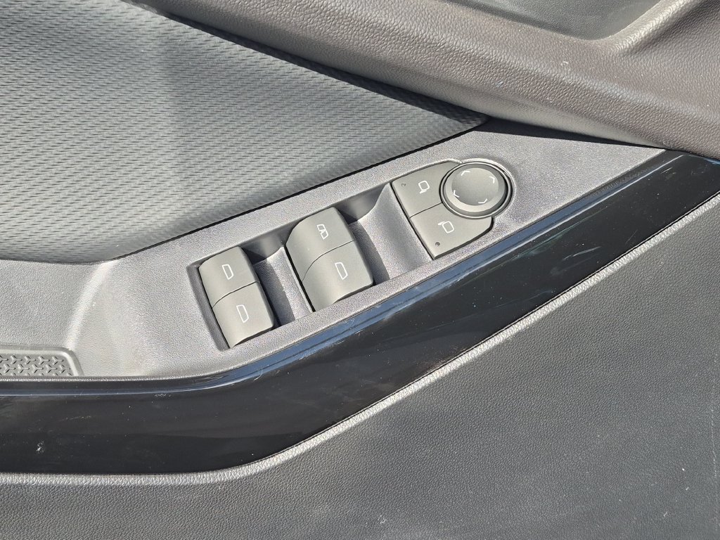 2027 Chevrolet Equinox LT - Photo 15