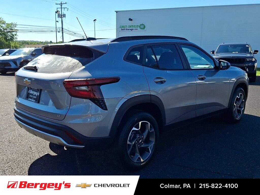Used 2024 Chevrolet Trax LT SUV