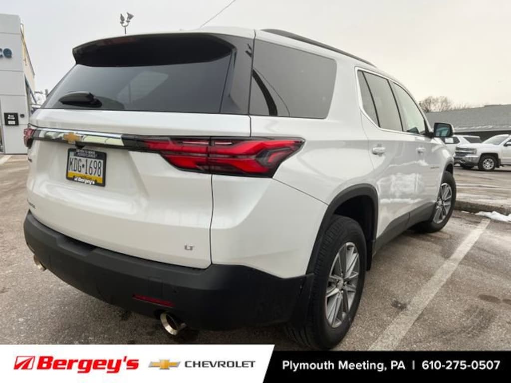 Used 2023 Chevrolet Traverse LT Cloth SUV