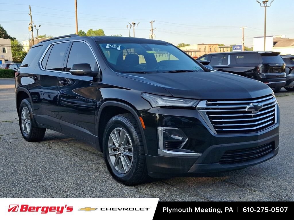 Used 2023 Chevrolet Traverse LT Cloth SUV