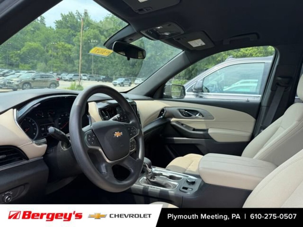 Used 2023 Chevrolet Traverse LS SUV