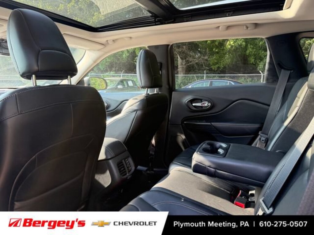 Used 2016 Jeep Cherokee Limited SUV