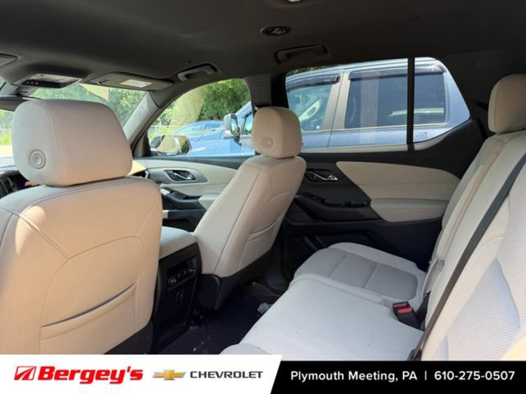 Used 2023 Chevrolet Traverse LS SUV