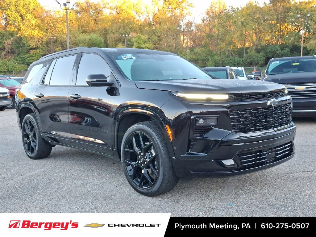 Used 2025 Chevrolet Traverse RS SUV