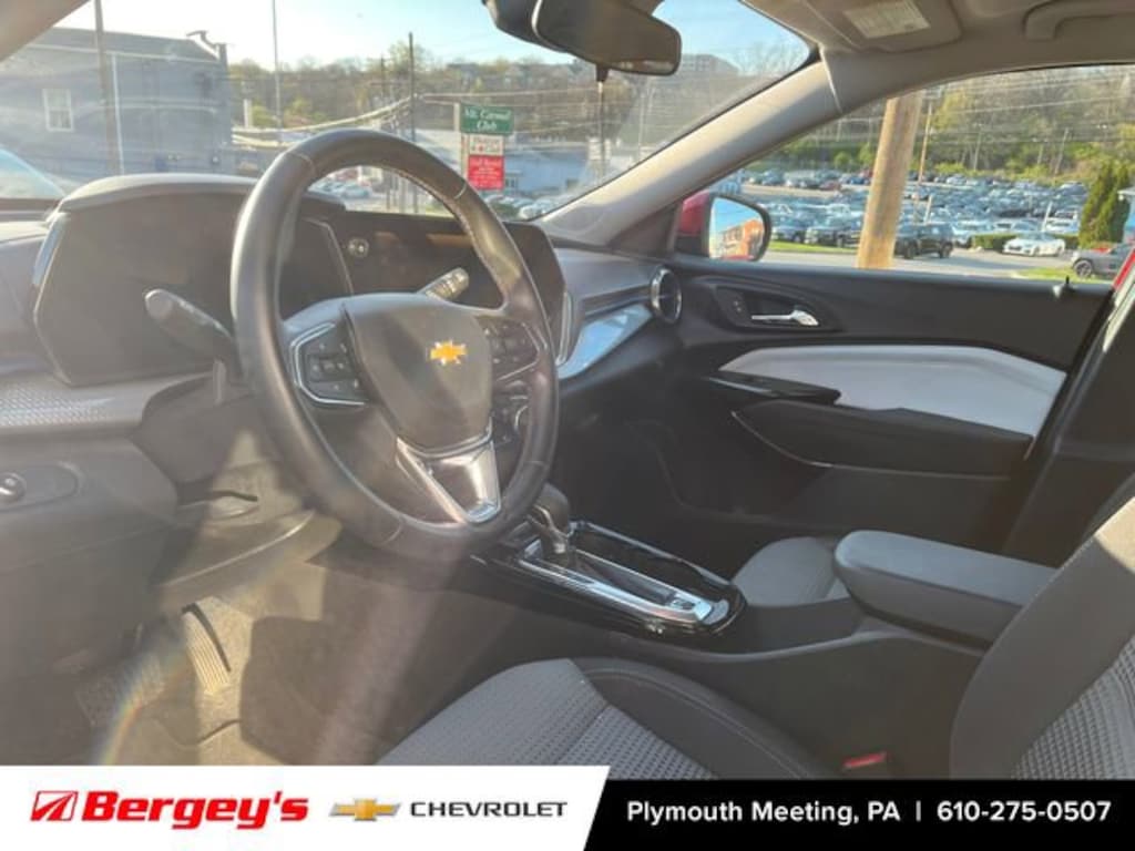 Used 2024 Chevrolet Trax LT SUV