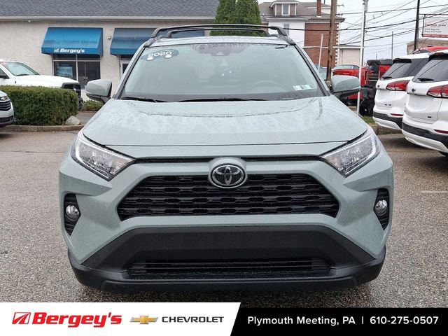 2020 Toyota RAV4 XLE photo 2