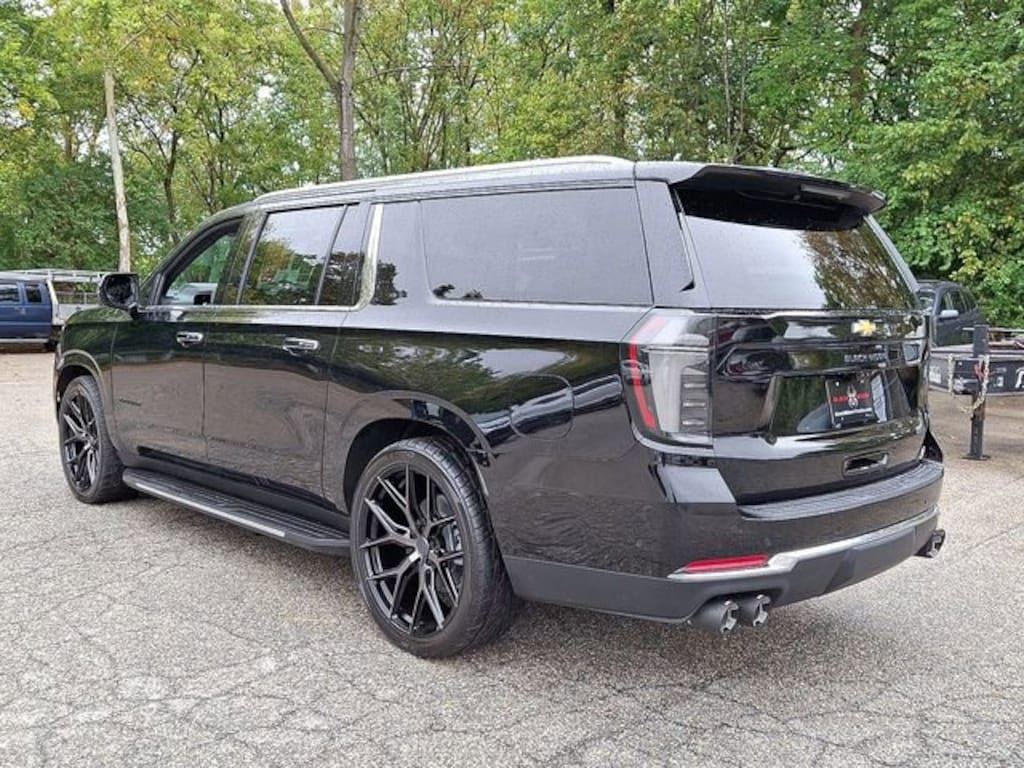 New 2025 Chevrolet Suburban Premier SUV