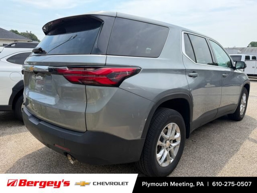 Used 2023 Chevrolet Traverse LS SUV
