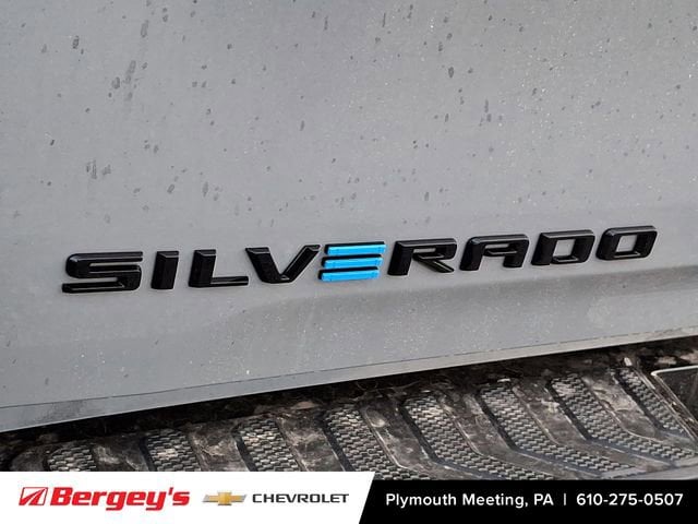 2025 Chevrolet Silverado EV RST - Photo 13