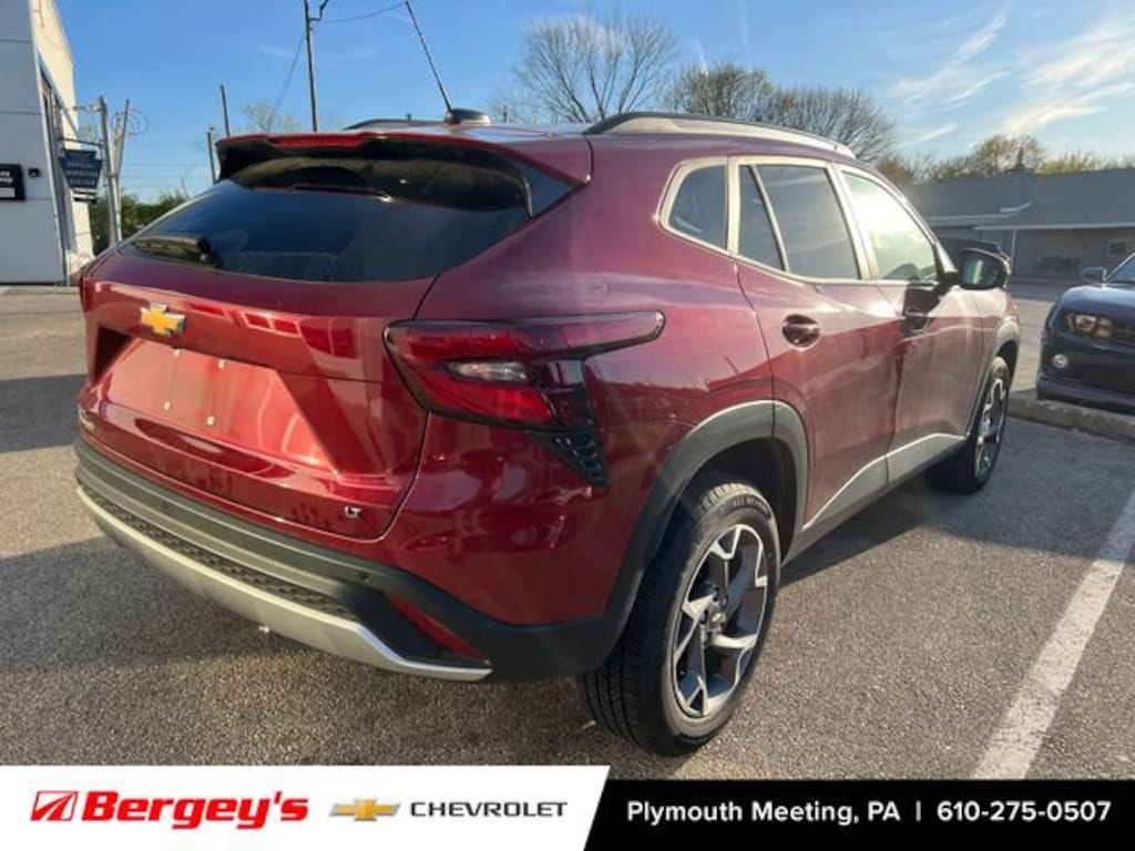 Used 2024 Chevrolet Trax LT SUV