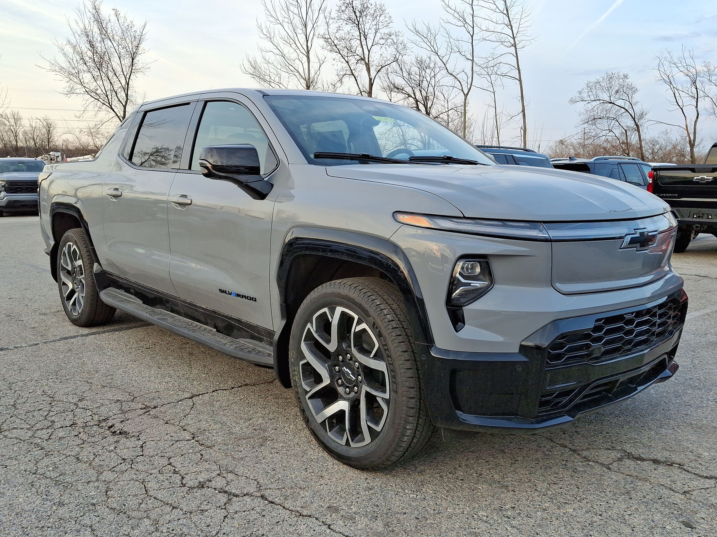 2025 Chevrolet Silverado EV RST - Photo 43