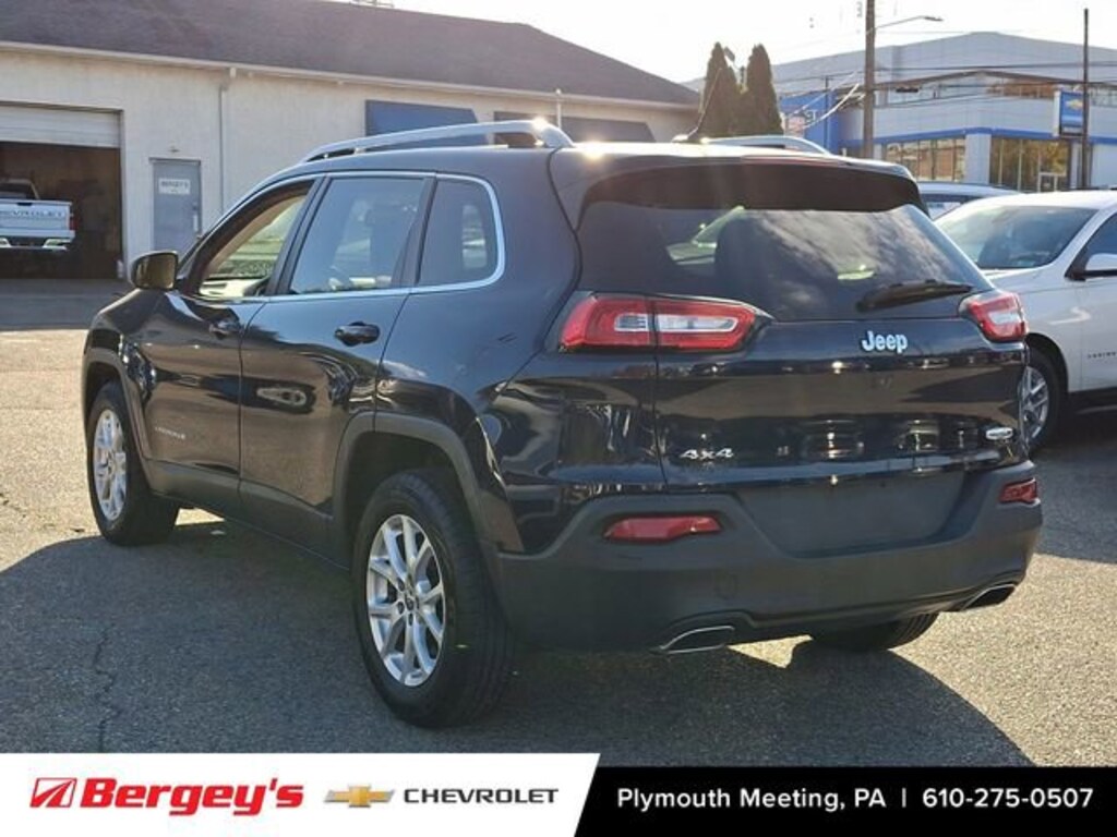 Used 2016 Jeep Cherokee Latitude SUV