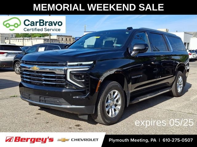 2026 Chevrolet Suburban LT 4WD's photo