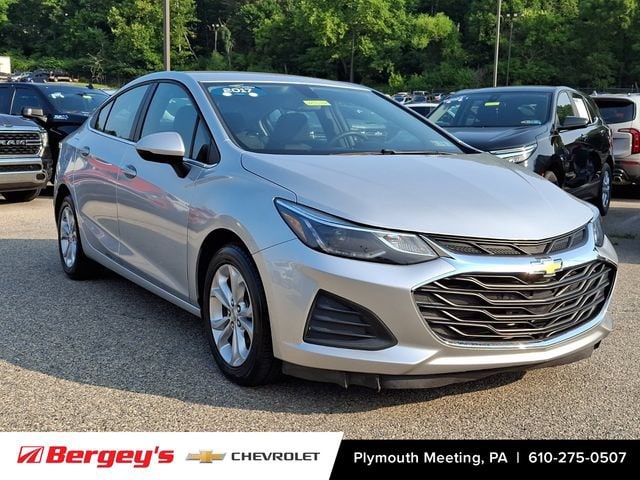 Used 2019 Chevrolet Cruze LT with VIN 1G1BE5SM5K7122475 for sale in Plymouth Meeting, PA