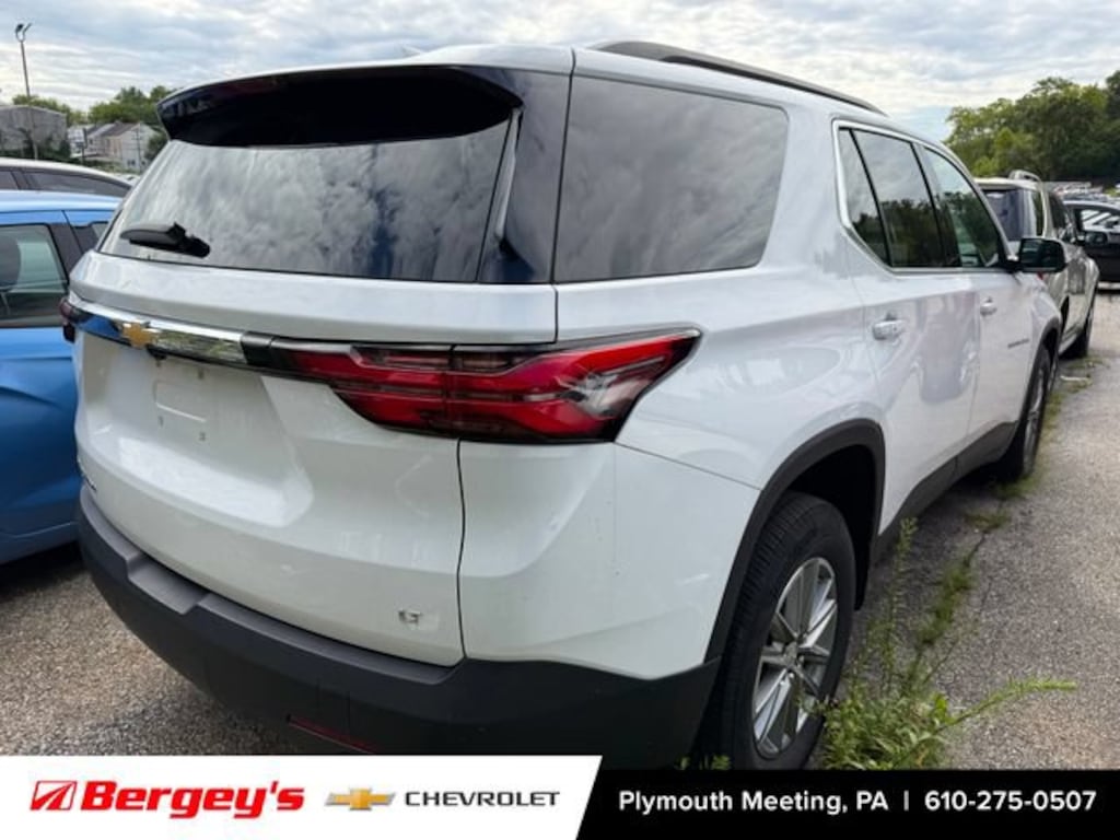 Used 2023 Chevrolet Traverse LT Cloth SUV