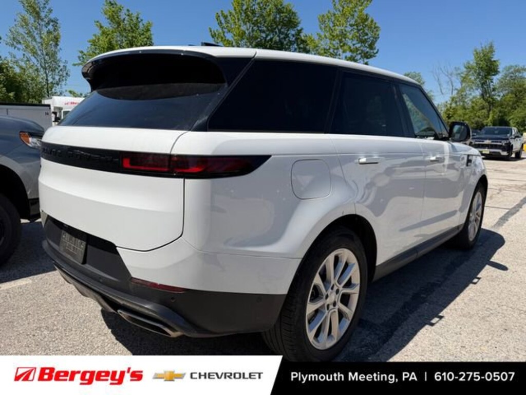 Used 2025 Land Rover Range Rover Sport SE