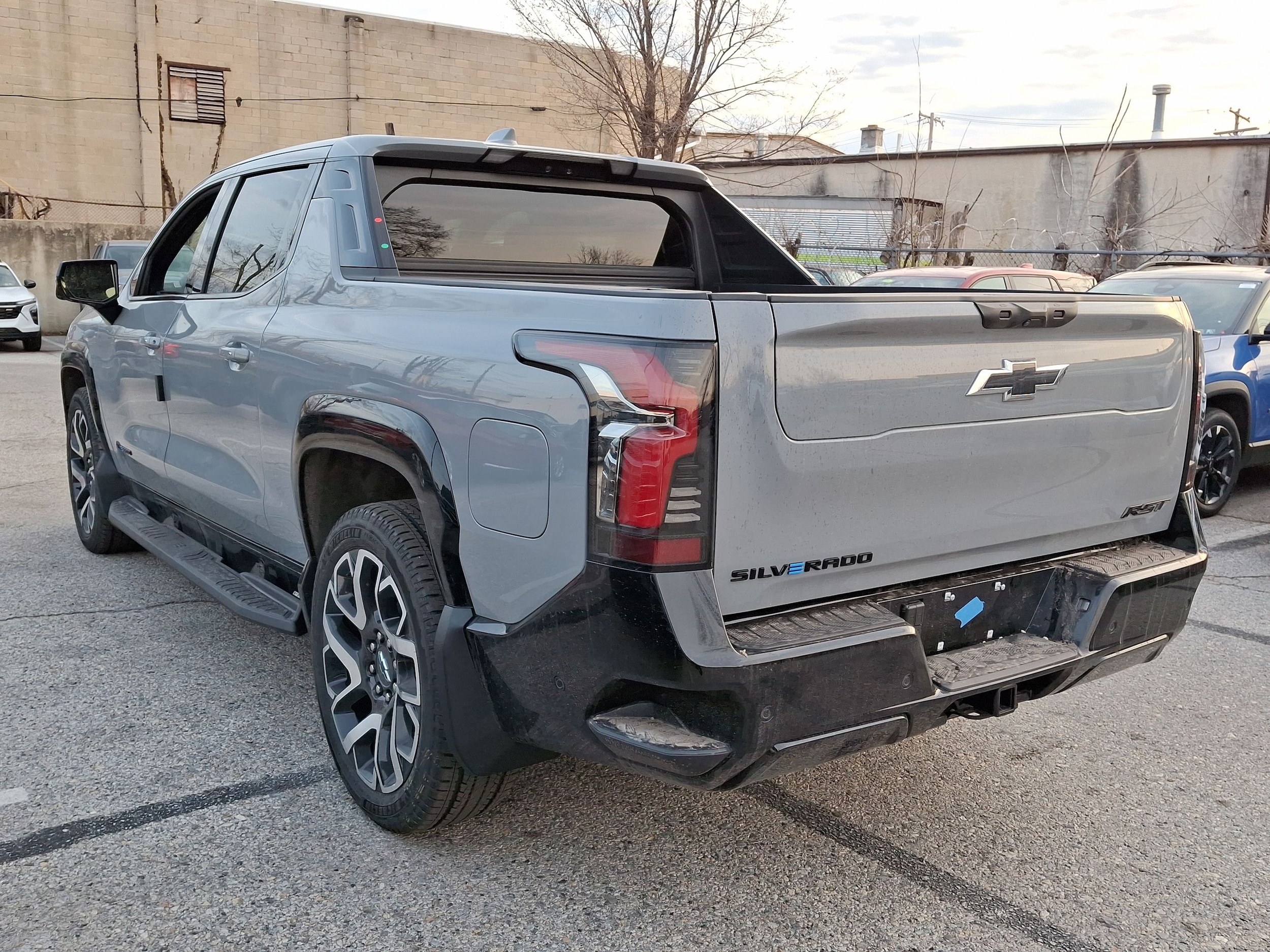 2025 Chevrolet Silverado EV RST - Photo 45