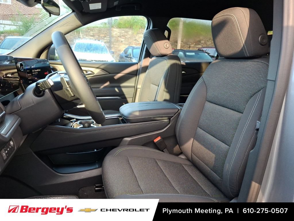 2027 Chevrolet Traverse LT - Photo 9