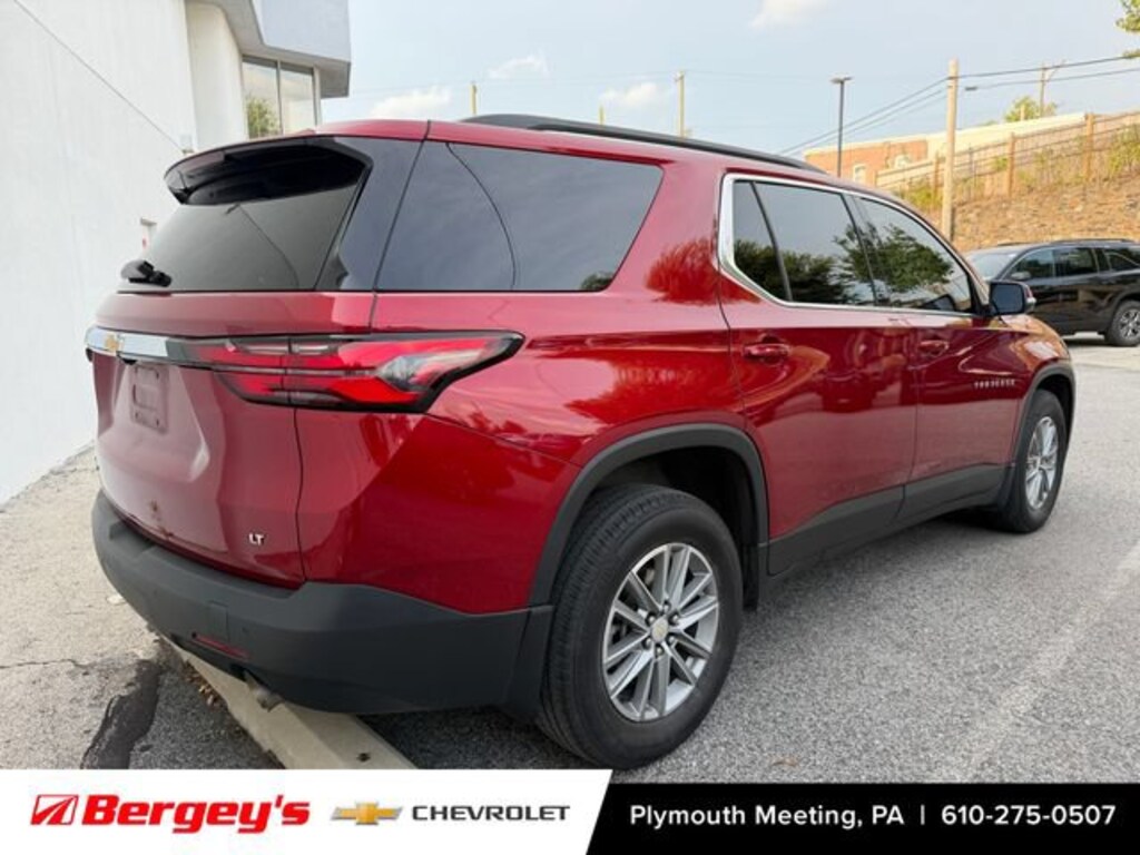 Used 2023 Chevrolet Traverse LT Cloth SUV