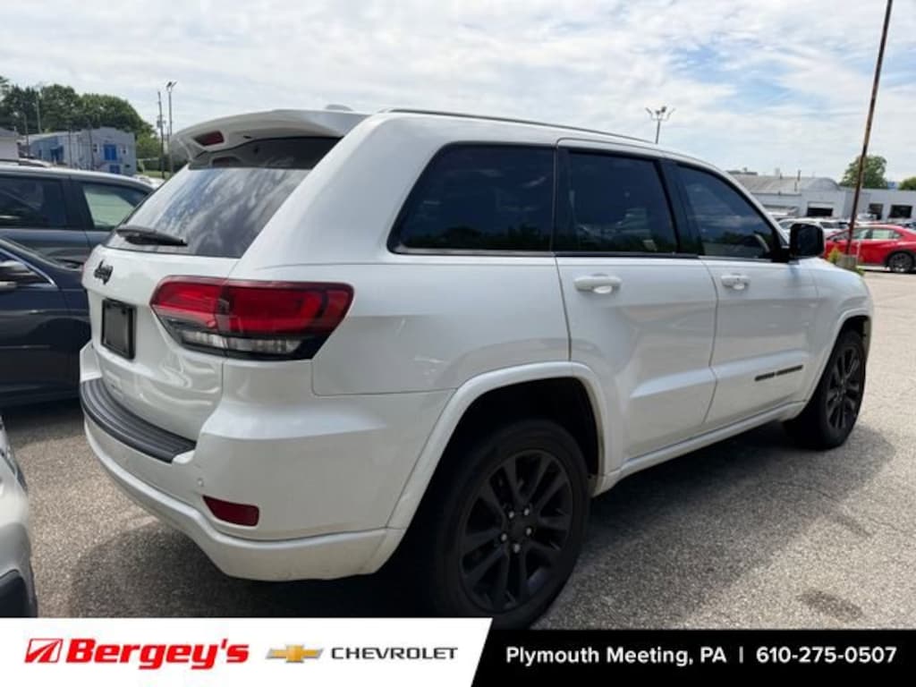 Used 2019 Jeep Grand Cherokee Altitude 4x4 SUV