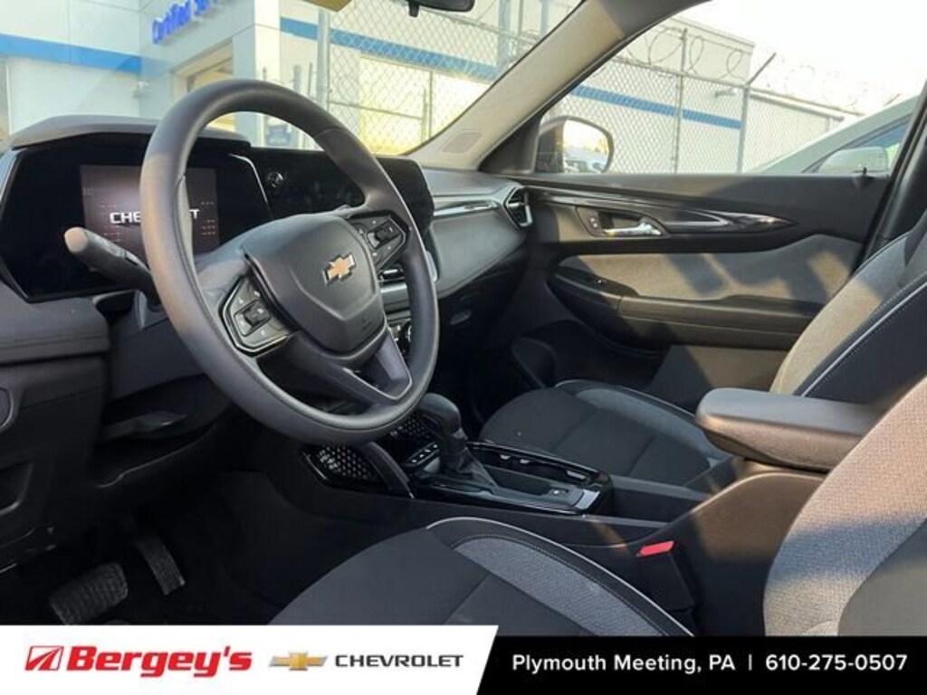 Used 2025 Chevrolet Trailblazer LS SUV
