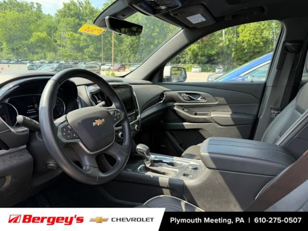 Used 2023 Chevrolet Traverse Premier SUV