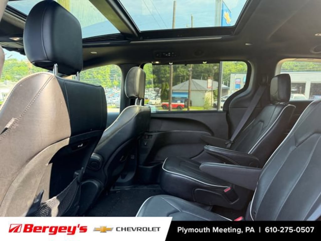 Used 2026 Chrysler Pacifica Limited