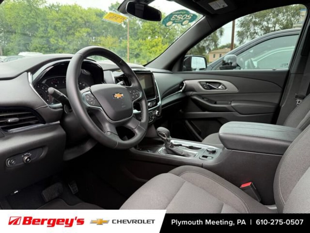 Used 2023 Chevrolet Traverse LT Cloth SUV