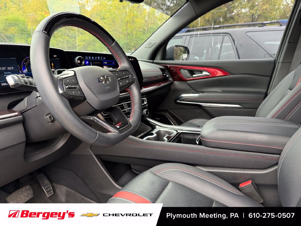 Used 2025 Chevrolet Traverse RS SUV