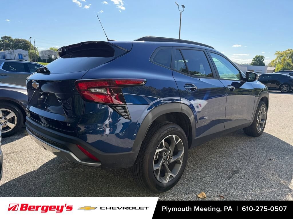 Used 2024 Chevrolet Trax LT SUV