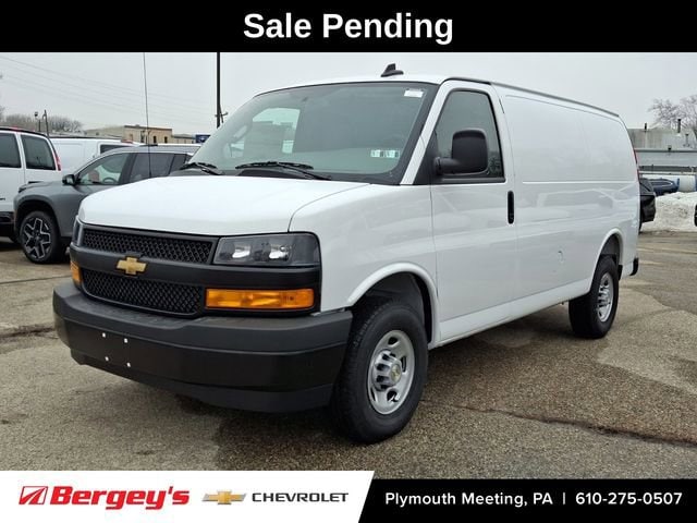 2025 Chevrolet Express 2500 Work Van HD's photo