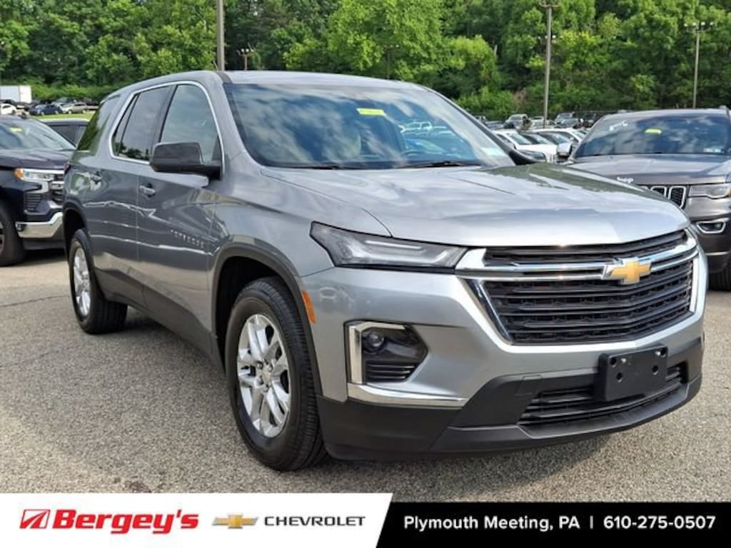 Used 2023 Chevrolet Traverse LS SUV