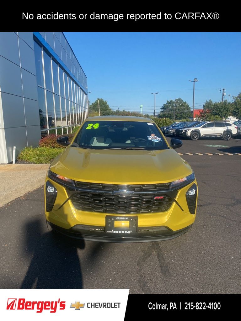 2024 Chevrolet Trax photo 2