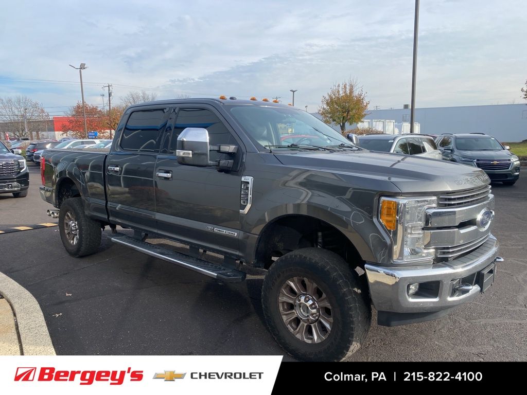 2017 Ford F-250 Lariat photo 3