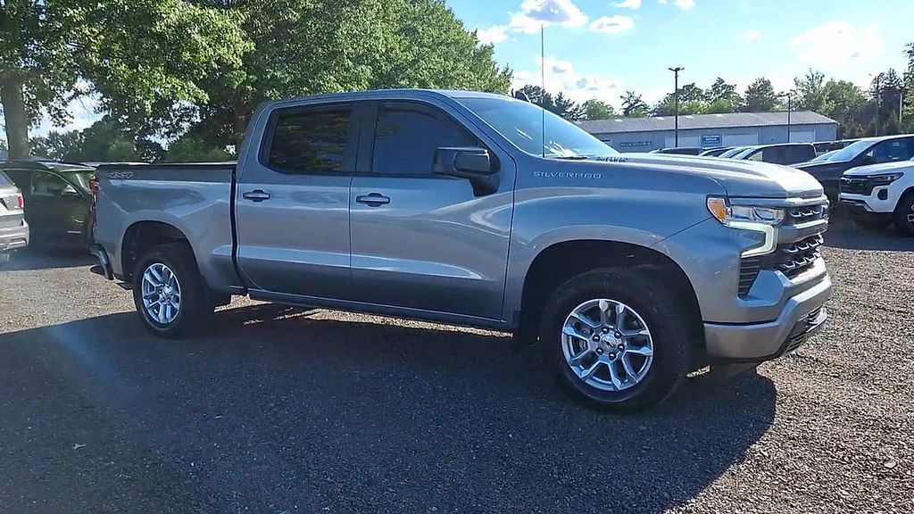 2023 Chevrolet Silverado 1500 RST photo 2