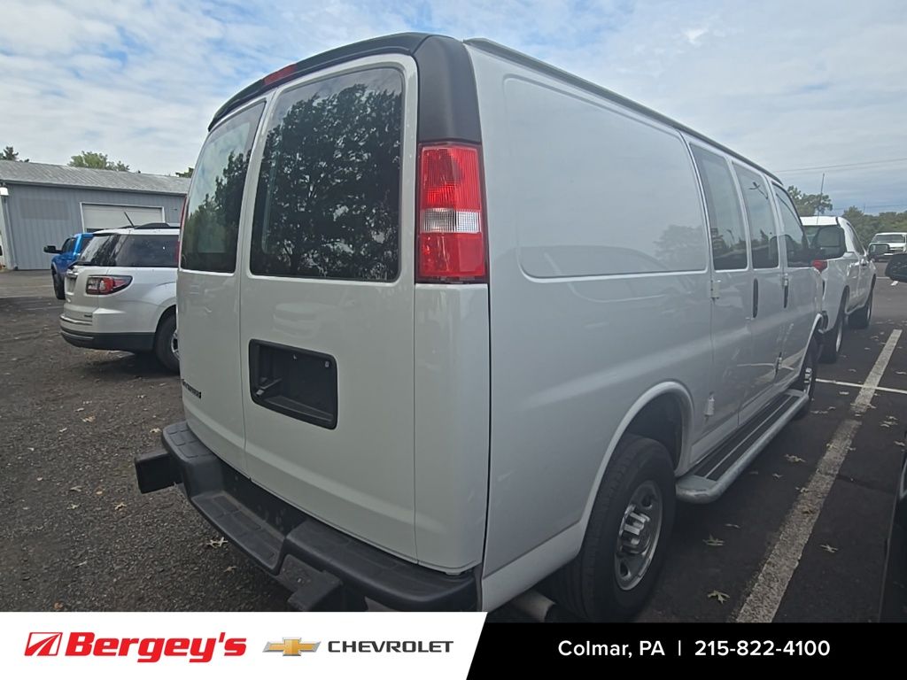 2024 Chevrolet Express 2500 Work Cargo Van photo 4