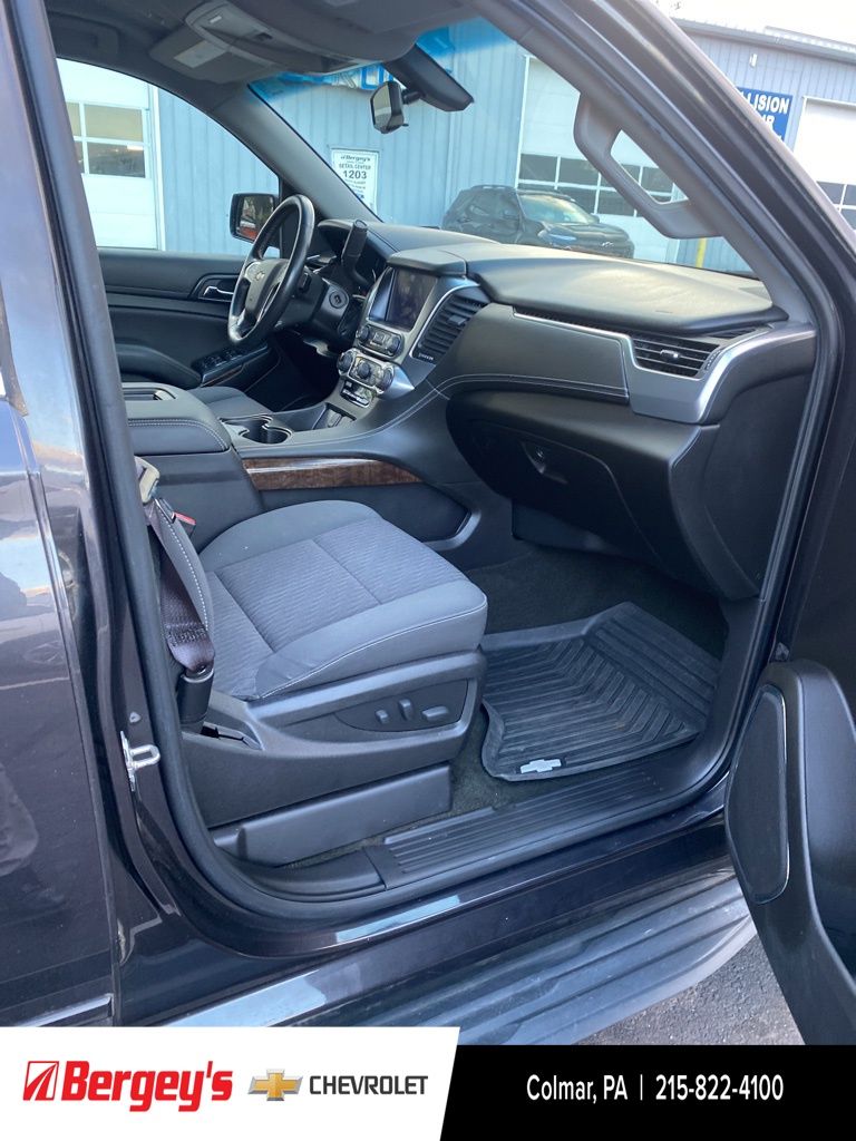 2017 Chevrolet Tahoe LS photo 2