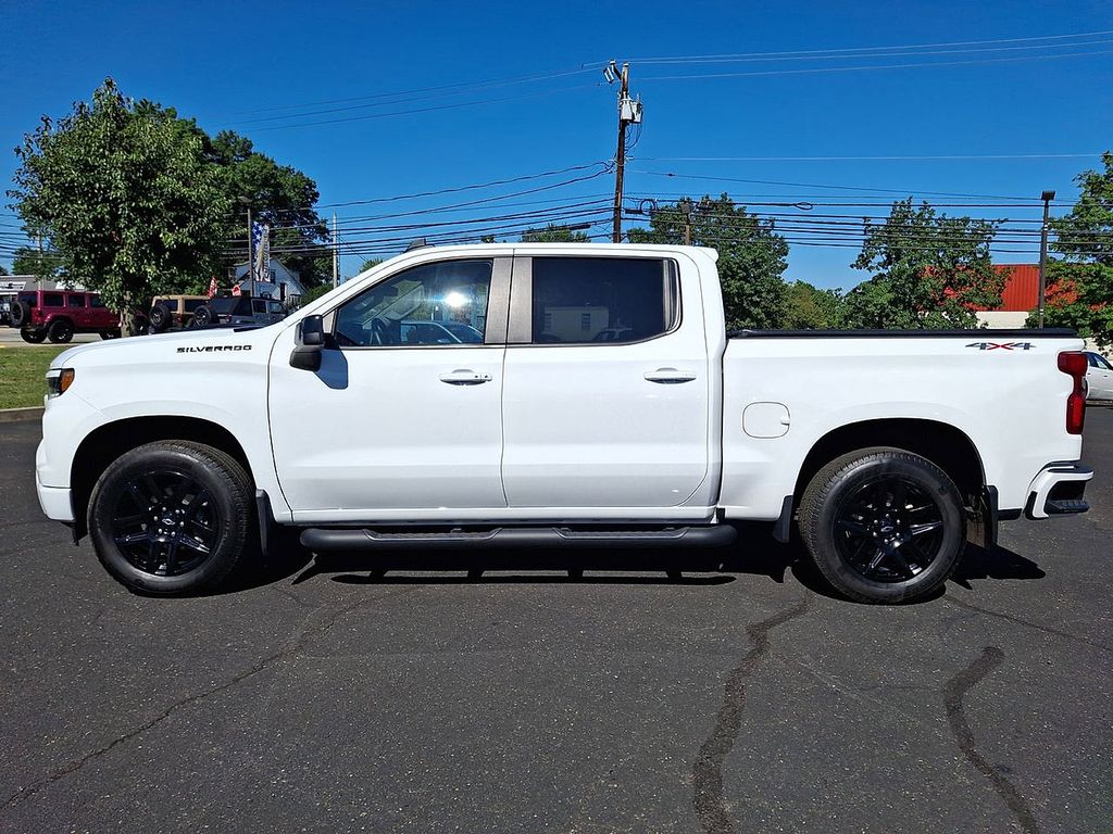 2024 Chevrolet Silverado 1500 RST photo 2