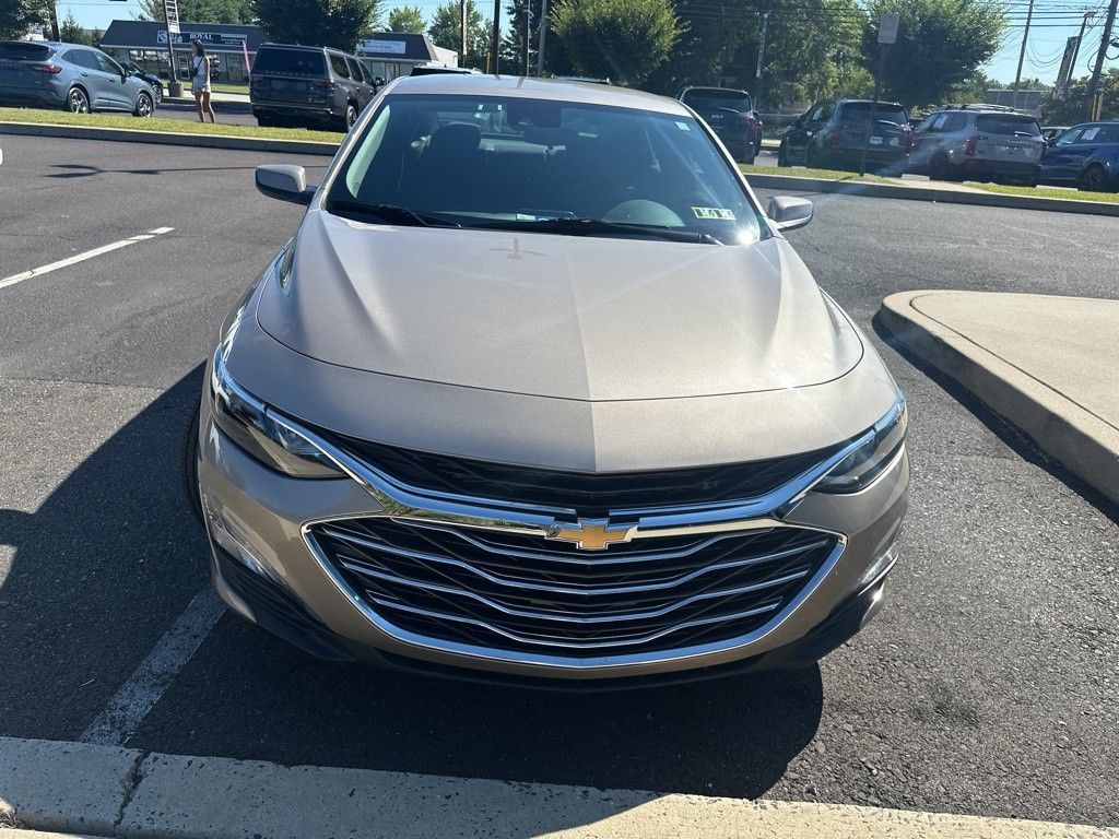 2022 Chevrolet Malibu 1LT photo 3