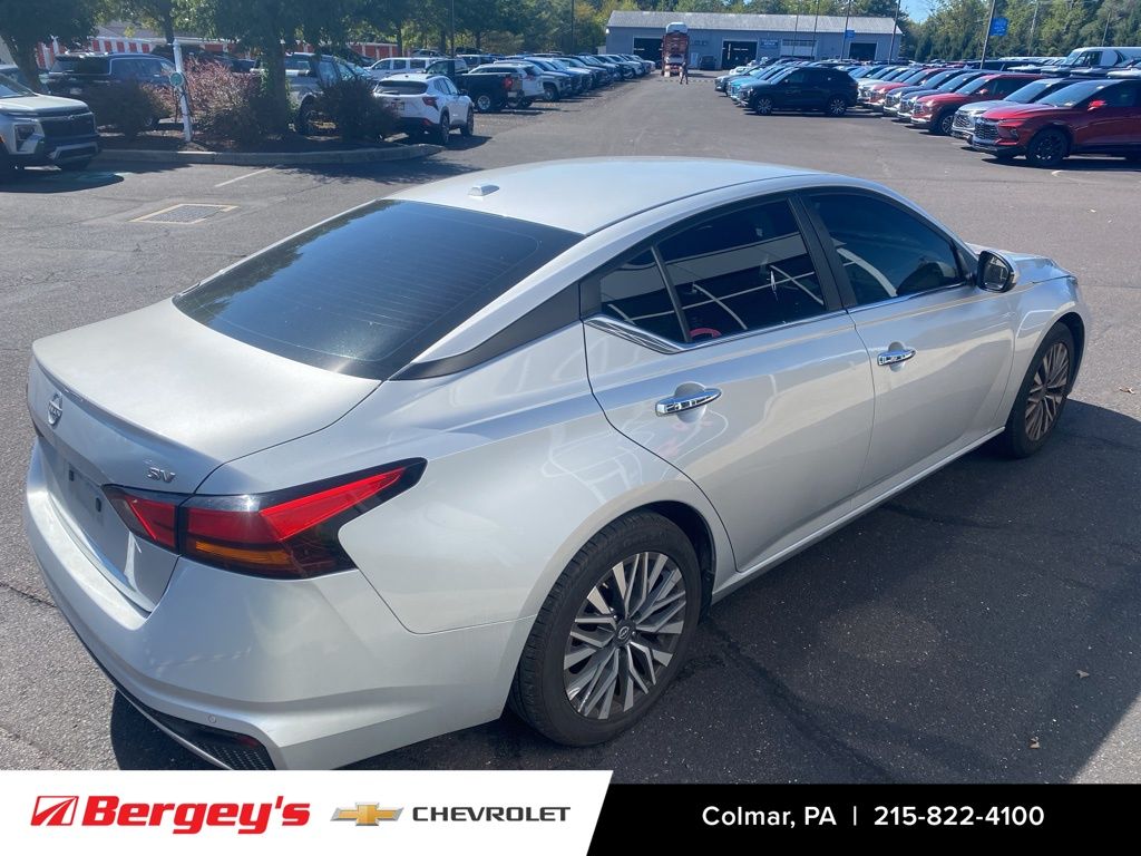 2023 Nissan Altima 2.5 SV photo 3