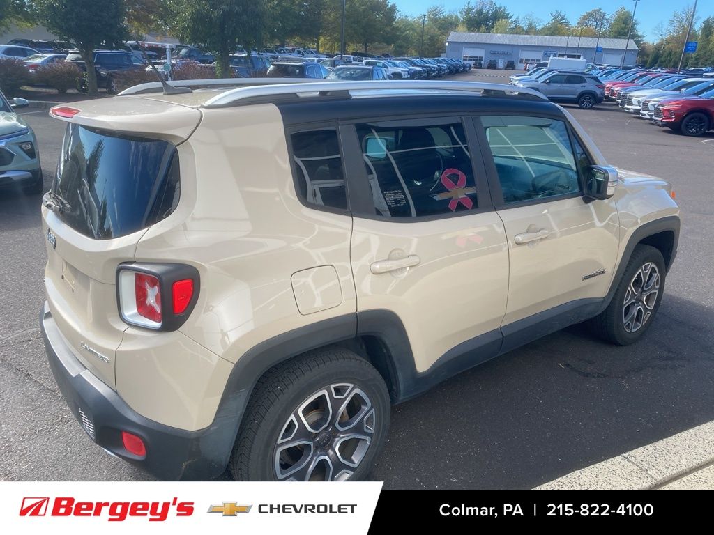 2015 Jeep Renegade Limited photo 4