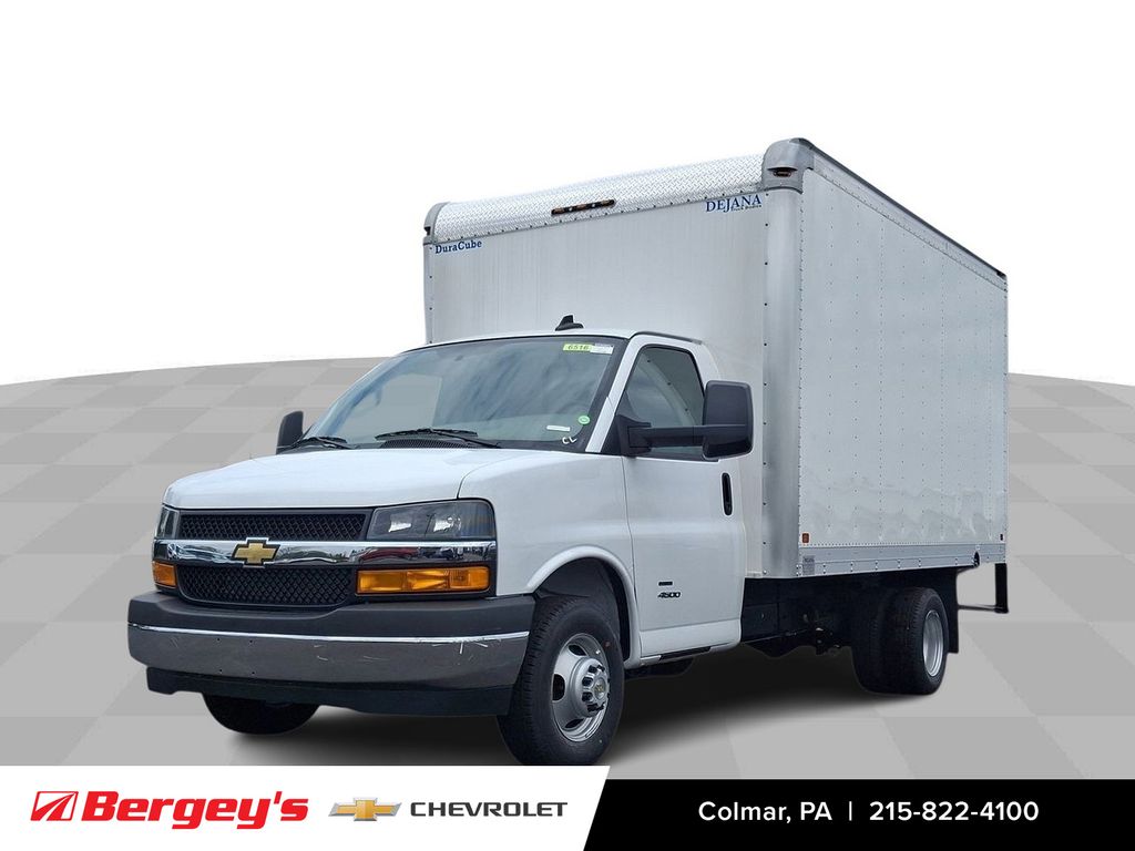 2024 Chevrolet Express Cutaway Cab/Chassis 