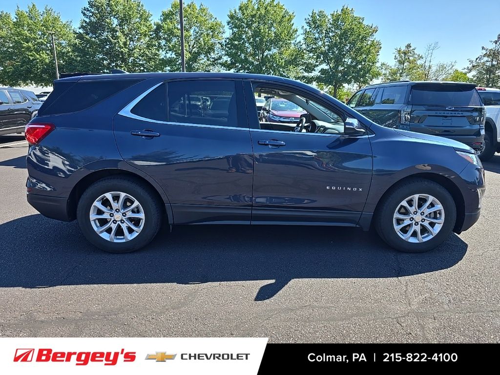 2019 Chevrolet Equinox LT photo 2