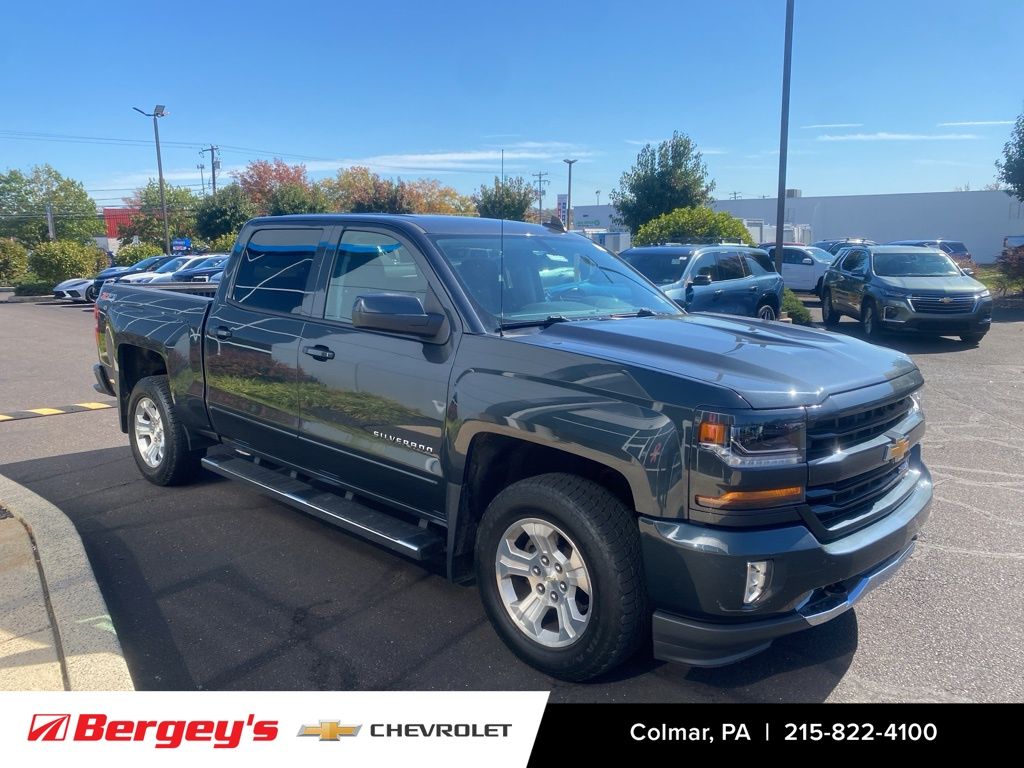 2017 Chevrolet Silverado 1500 LT photo 3