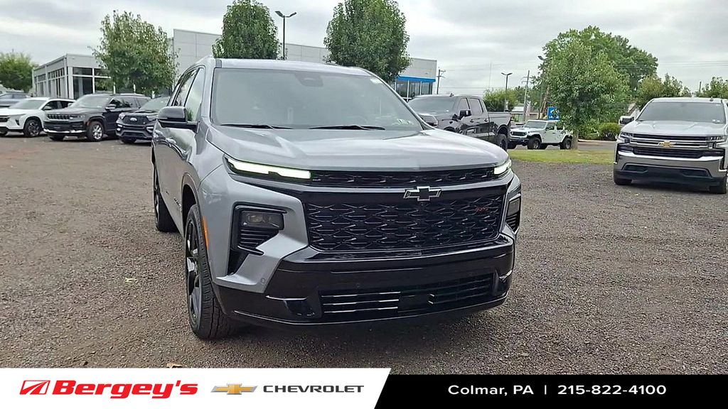 2024 Chevrolet Traverse RS photo 2