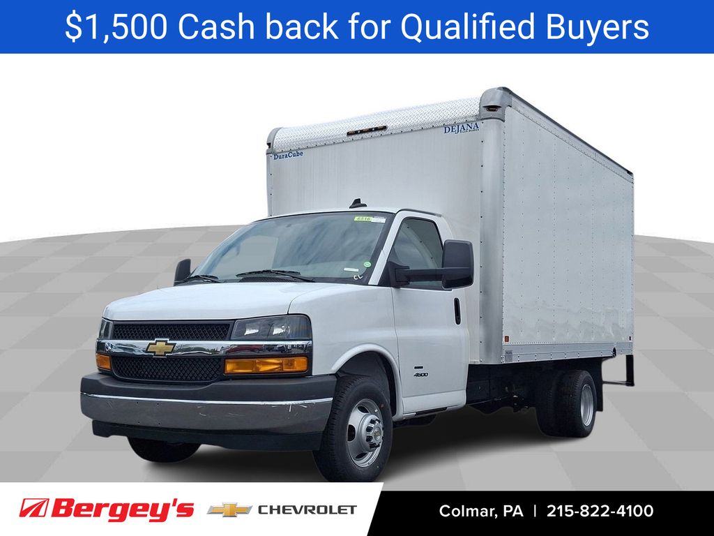 2024 Chevrolet Express Cutaway Cab/Chassis 