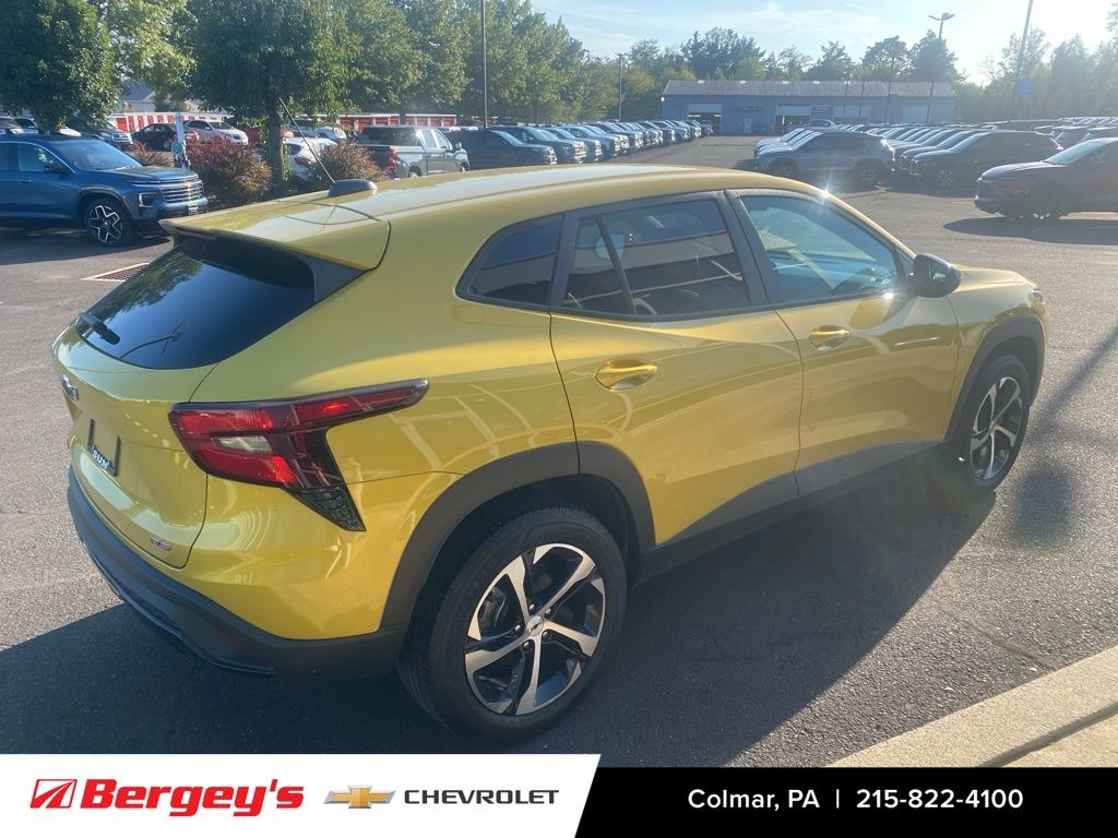 2024 Chevrolet Trax photo 3