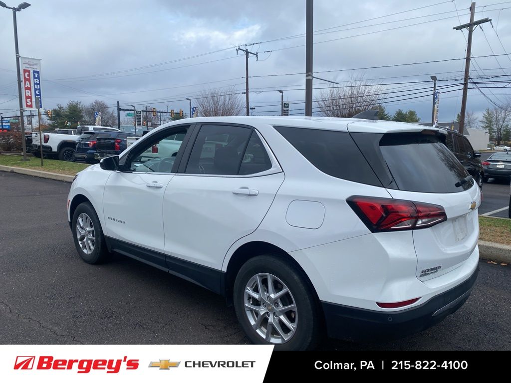 2023 Chevrolet Equinox LT photo 3