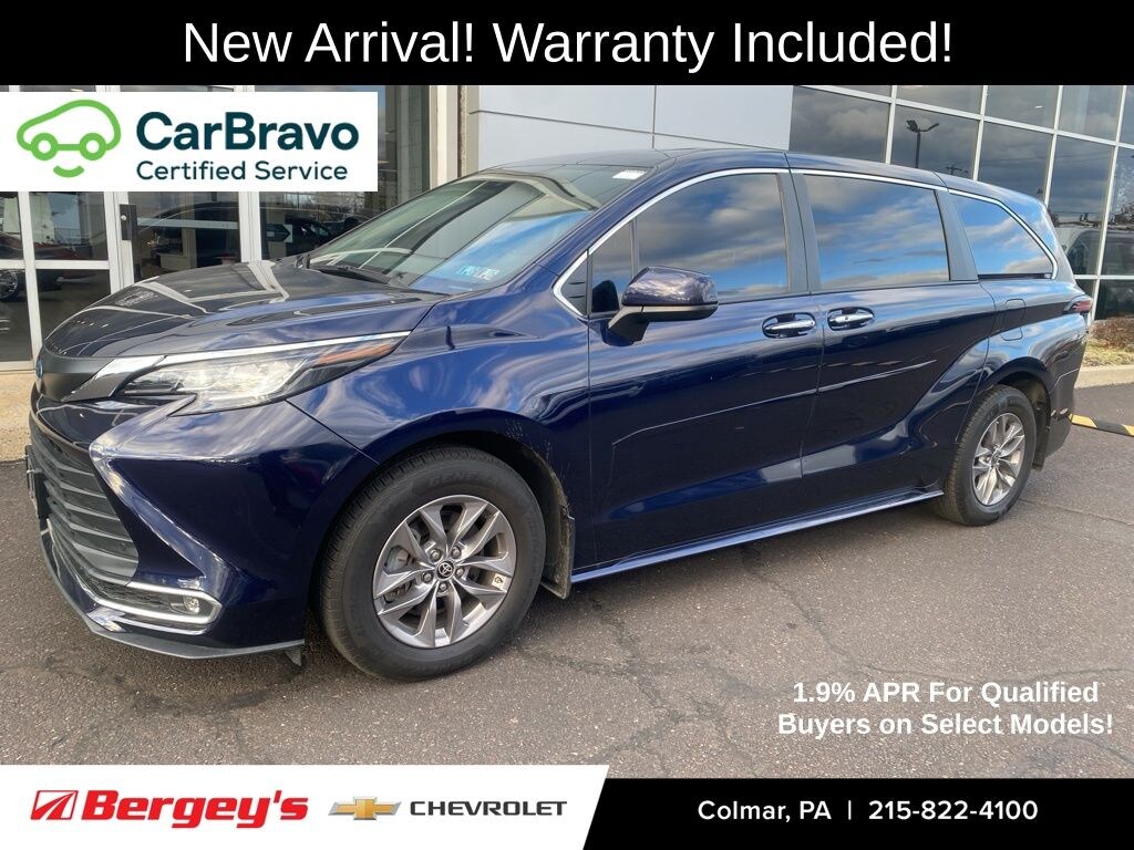 Certified 2022 Toyota Sienna XLE Minivan/Van
