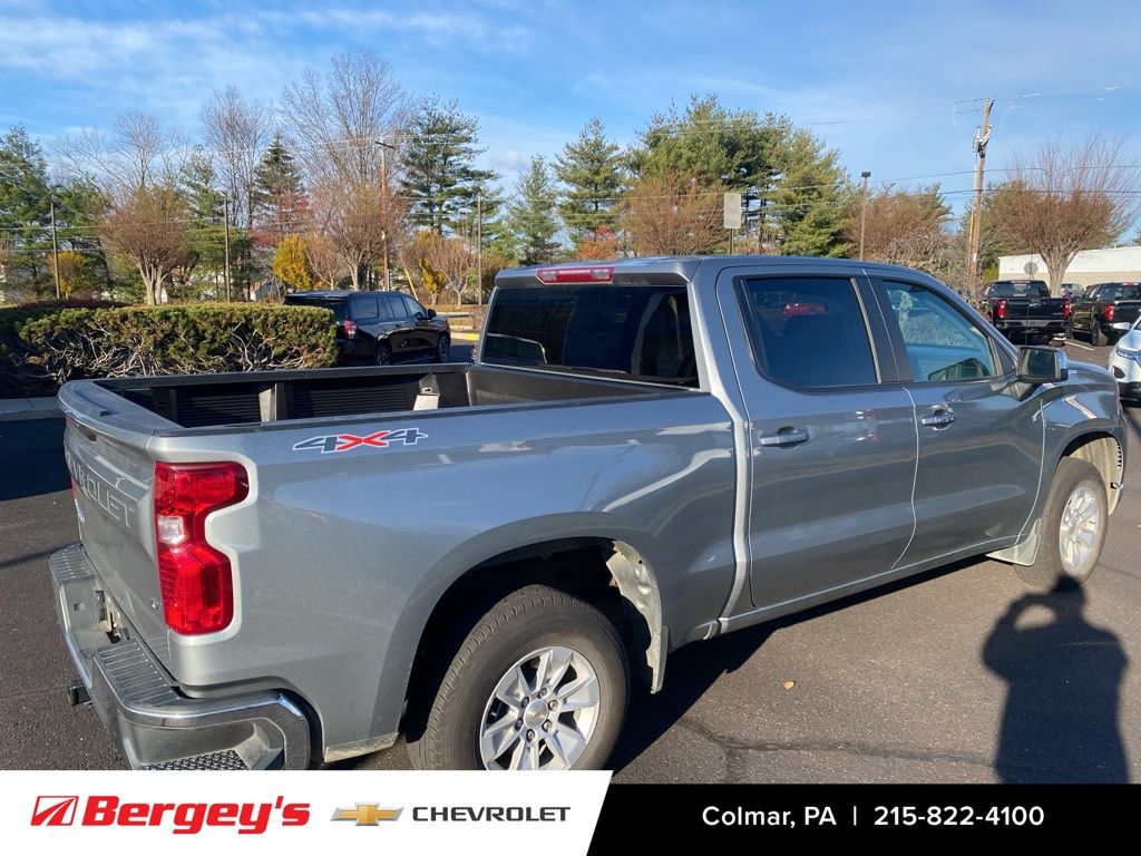 2025 Chevrolet Silverado 1500 LT photo 2